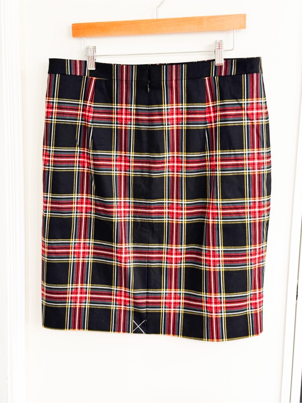 J. Crew Classic Black Plaid Pencil Skirt - Red & Yellow Tartan NWT Sz 14 - Picture 2 of 6